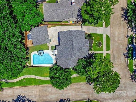 3rd image of 15403 Woodland Orchard Ln