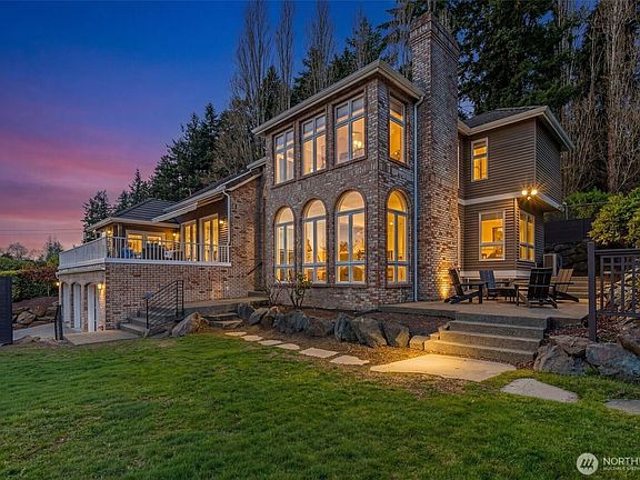 3rd image of 4550 49th Avenue NE