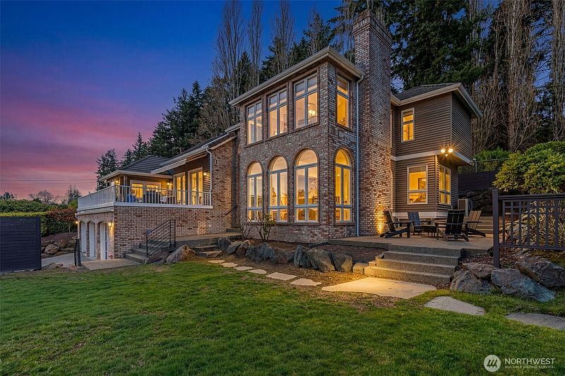 3rd image of 4550 49th Avenue NE