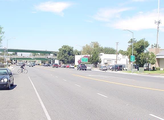 3rd image of 1008 Jefferson Blvd