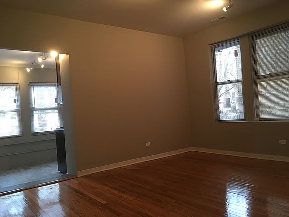 4th image of 4740 N Malden St