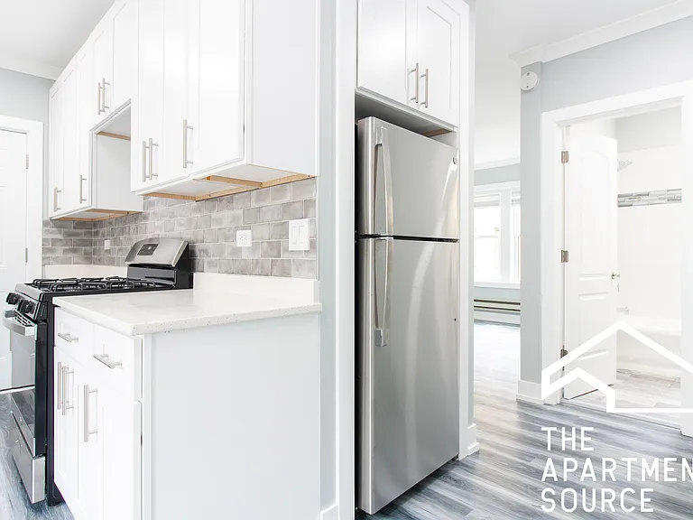 3824 N Greenview Ave #2W — Photo 11