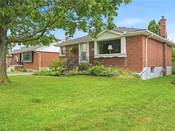 241 E 44th St, Hamilton, ON L8T 3H7