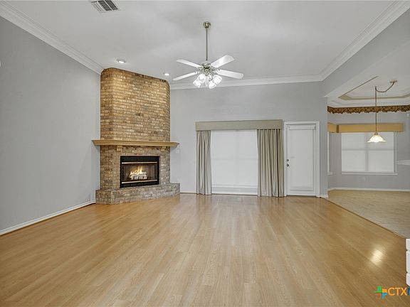4th image of 1781 Oak Forest Dr