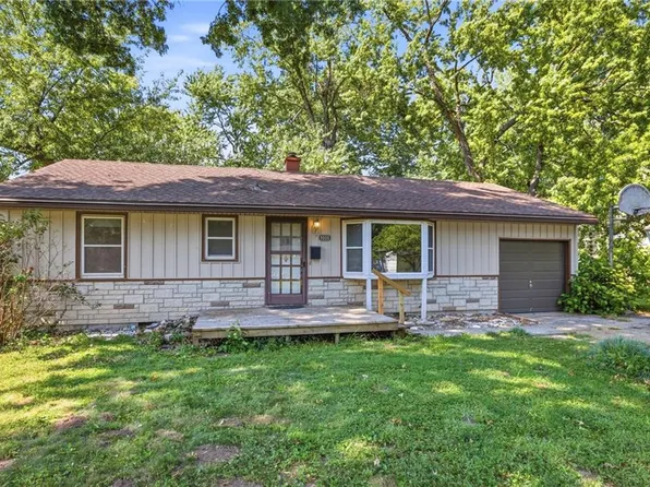 9006 E 74th Ter, Raytown, MO 64133