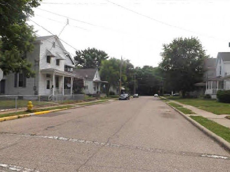 2nd image of 15 Linden St