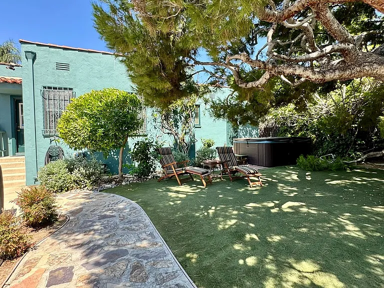 1518 S Genesee Ave — Photo 36