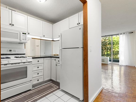 5th image of 44 Washington St APT 303