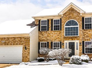 404 Kent Ct, Oswego, IL 60543