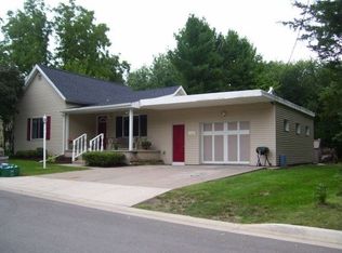 1155 Eastman St, Platteville, WI 53818