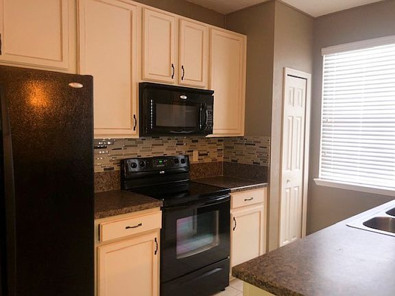 4th image of 3865 Buckthorne Dr #C