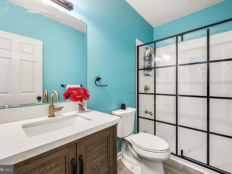 2413 Copper Creek Rd — Photo 33