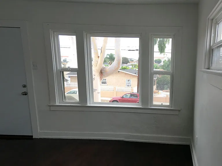 598 W 3rd St — Photo 12