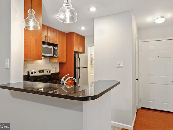 5th image of 3304 Wyndham Cir APT 333