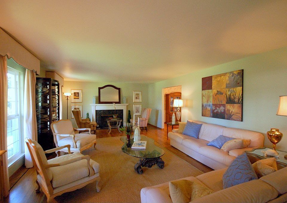 1st image of 555 Shelby Ln