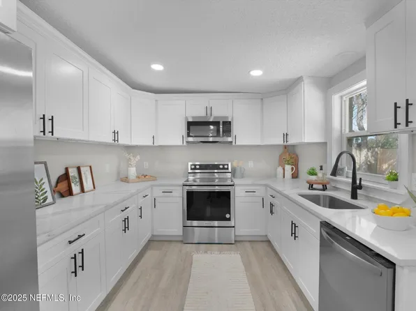 3967 LANE Avenue S, Jacksonville, FL 32210