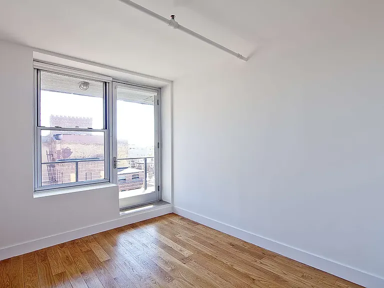 347 Lorimer St #6A — Photo 5