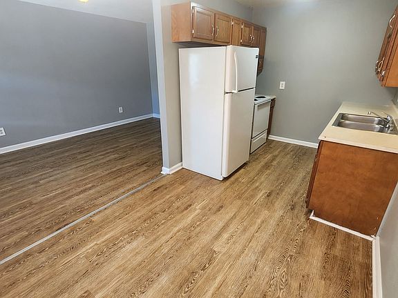 3rd image of 4419 Bonnell Dr NW #4421-08