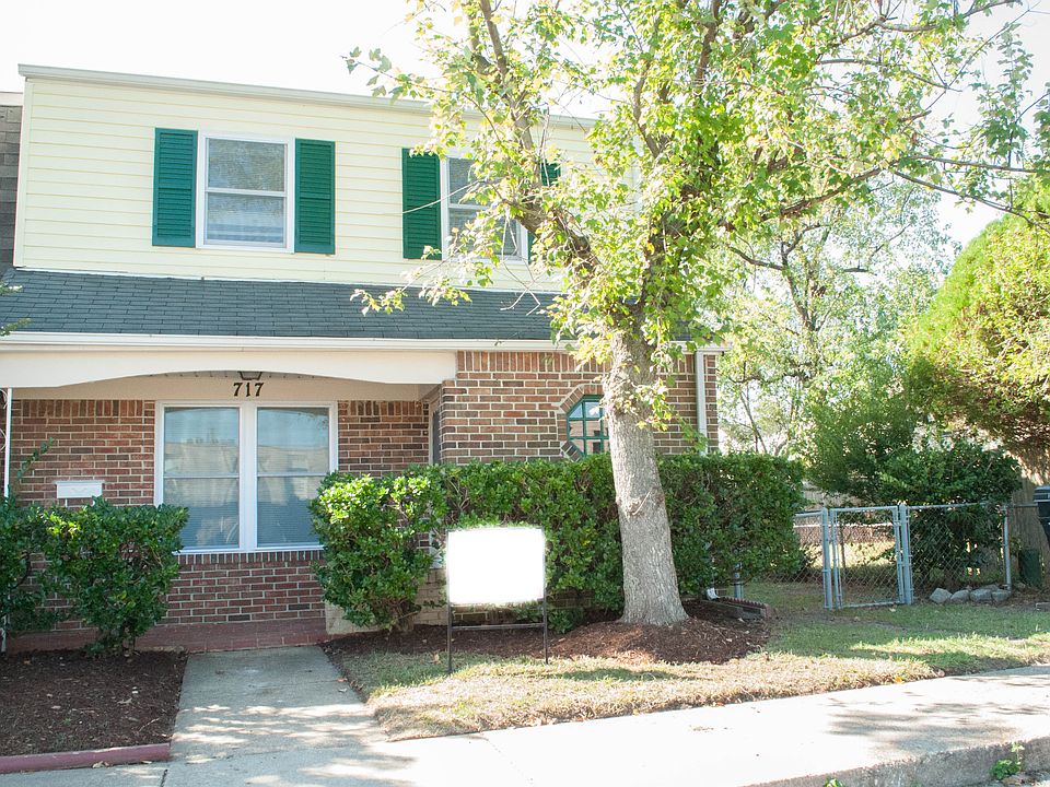 2nd image of 717 Hampshire Pl