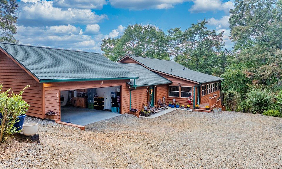 4th image of 124 Graystone Dr