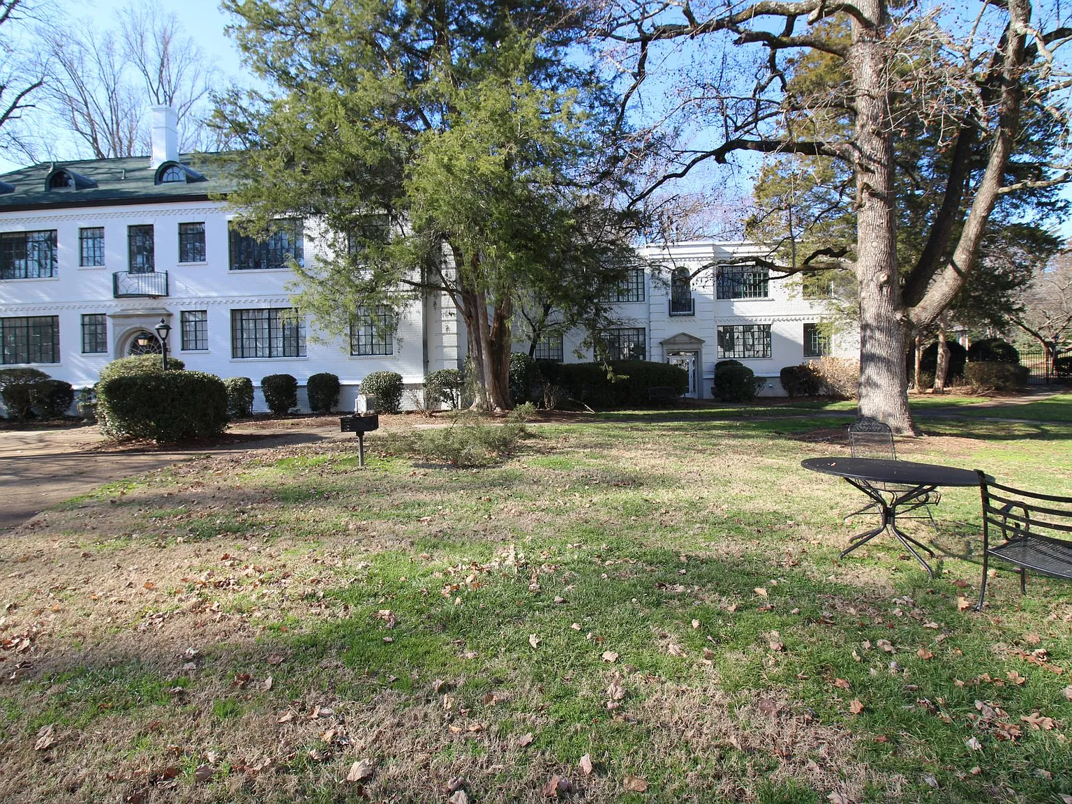 1700 N Elm St — Photo 4