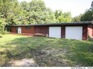 8879 Straube Ridge Rd, Brighton, IL 62012
