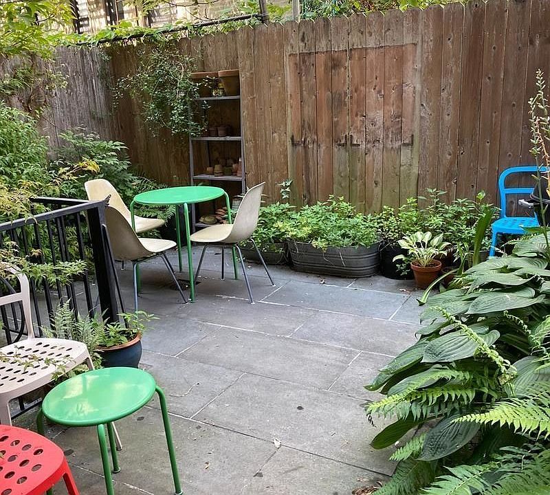 1st image of 533 8th St APT 1R