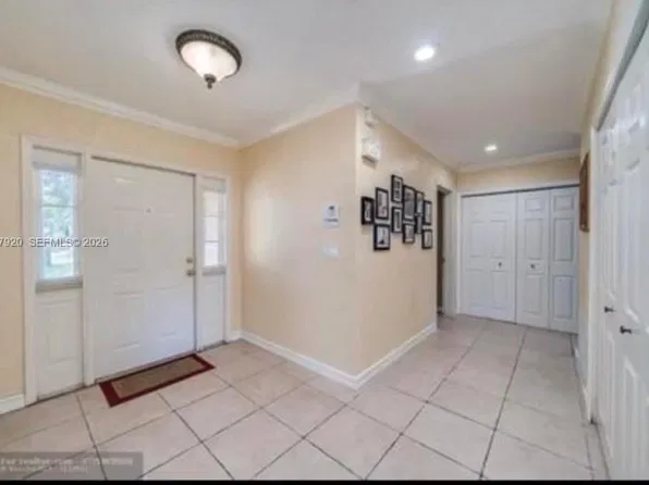 720 SW 64th Way, Pembroke Pines, FL 33023