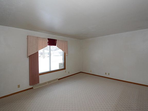 3rd image of 7001 W Brentwood Ave