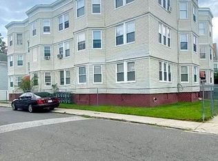 7 Spruce St #3R, Springfield, MA 01105