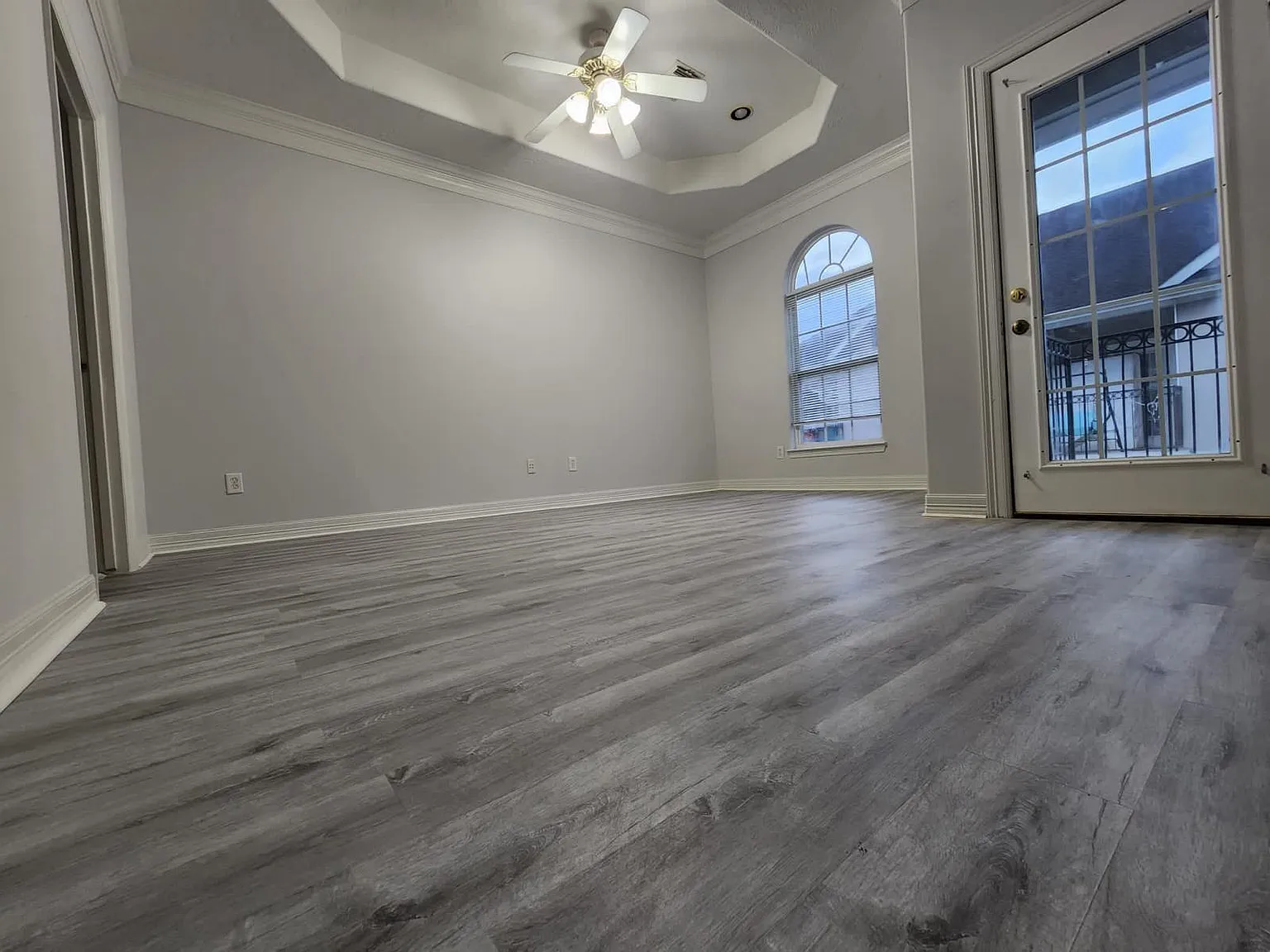 3 bed, 3.0 bath, 1348 sqft, $1,550 — Photo 4