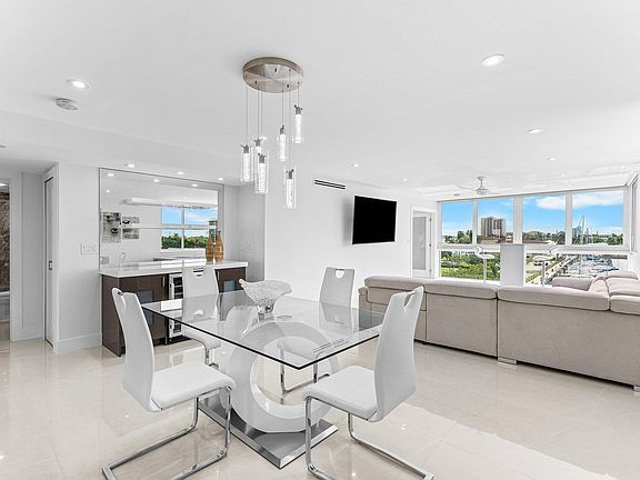 5th image of 301 Lake Shore Dr APT 411