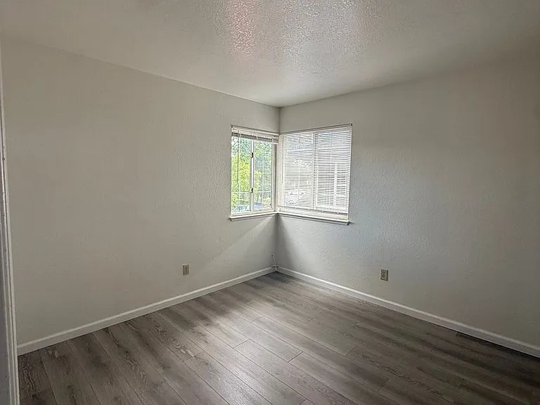 9 Raindrop Ct — Photo 11