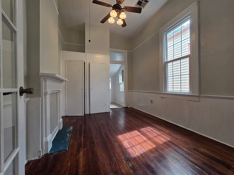 2929 Saint Claude Ave — Photo 10
