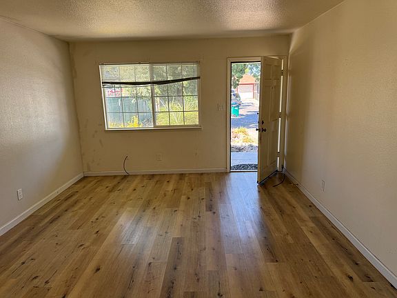 5th image of 128 Normandy Ct