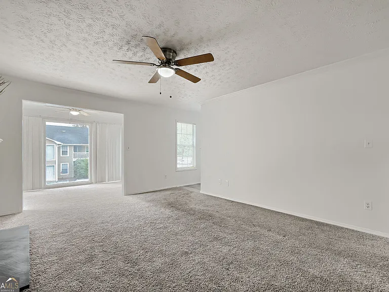 905 Augusta Dr SE — Photo 5