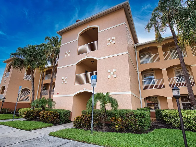 150 L Pavia Blvd #32 — Photo 33