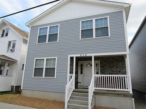 634 Locust St