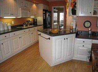 17 Collins Ter, Saratoga Springs, NY 12866