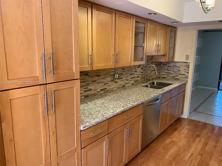 305 Bonnie Brae Way #27 — Photo 16