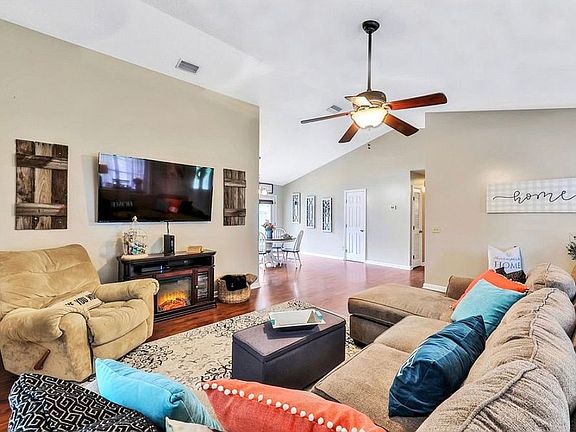 4th image of 27234 W 3rd Ave