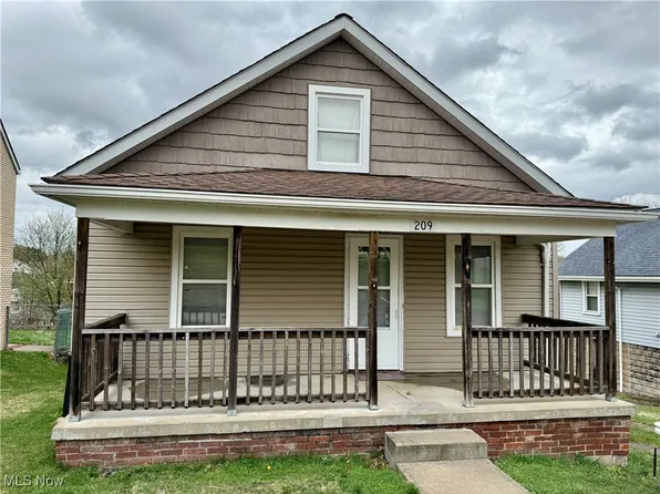 209 S 13th St, Weirton, WV 26062