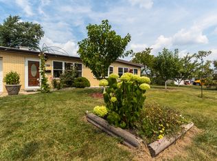 7830 W 97th Pl, Hickory Hills, IL