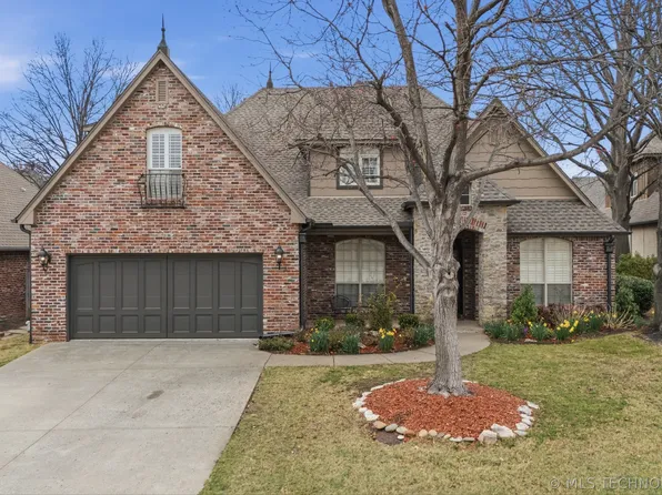 8677 E 104th Pl, Tulsa, OK 74133