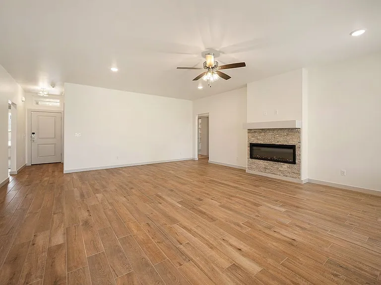 4909 Misty Wood Ln — Photo 14