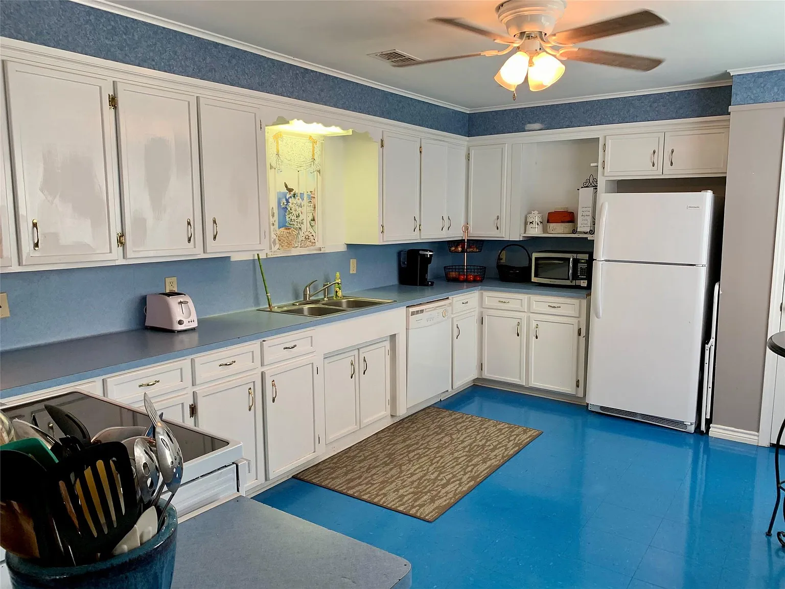 2 bed, 1.0 bath, 2029 sqft, $1,850 — Photo 4