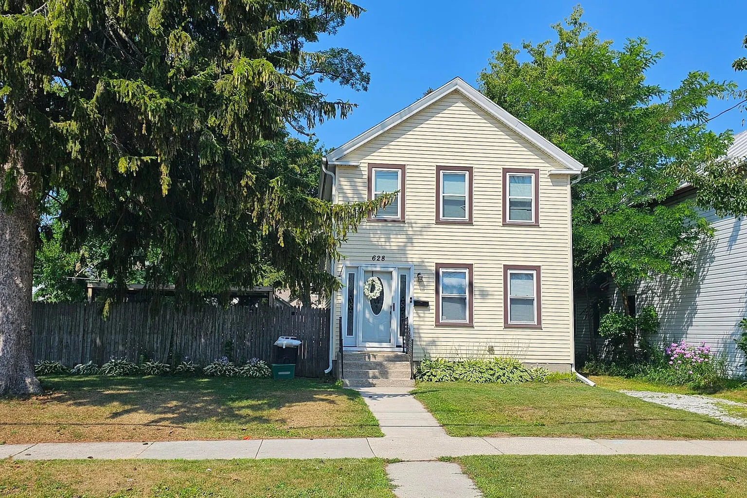 628 N 9TH ST — Photo 1