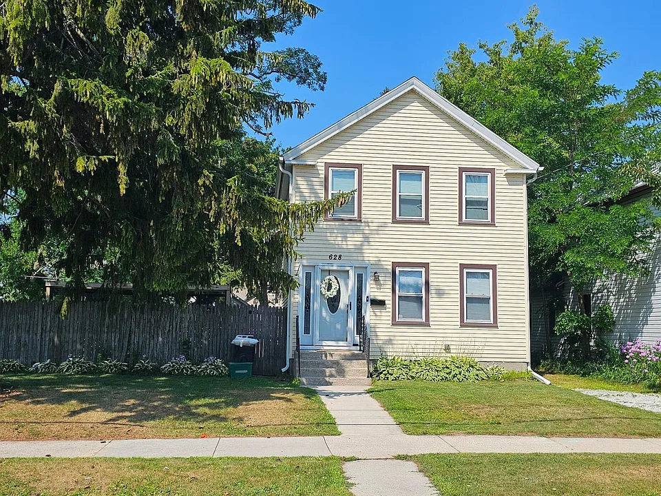 628 N 9th St