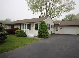472 Pineview Dr, Webster, NY 14580