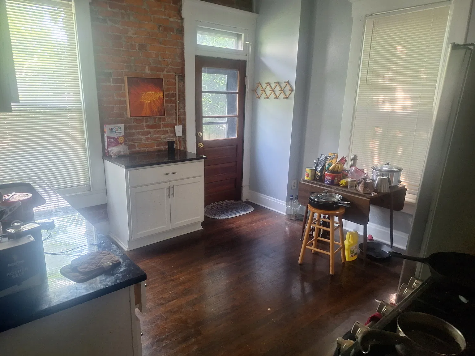 3 bed, 1400 sqft, $1,500 — Photo 2